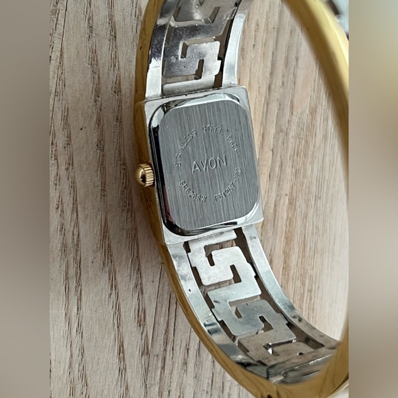 Avon Ladies Watch Vintage Rectangular Dial Two Tone Geometric Bangle Bracelet - Picture 7 of 9